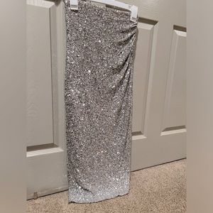 Womens Express. sequined midi skirt. Size X-Small.
